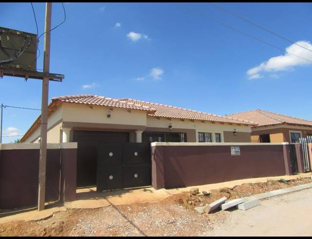 3 BEDROOM HOUSE FOR SALE IN MOHLAKENG